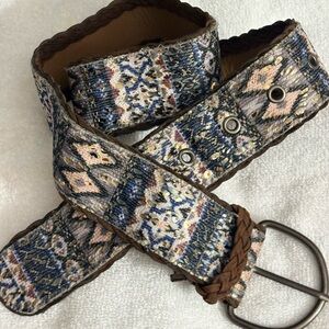 WOMENS BLUE FASHION BELT SIZE 36 INCHES PRETTY COLOR SEE PICS FOR DETAILS